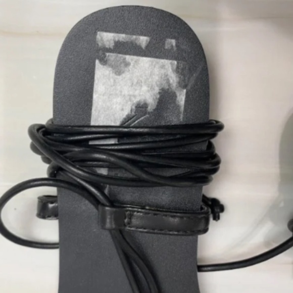 NWT INC Ganesa Faux Leather Ankle Tie Gladiator Sandals - size 6 - Picture 7 of 7